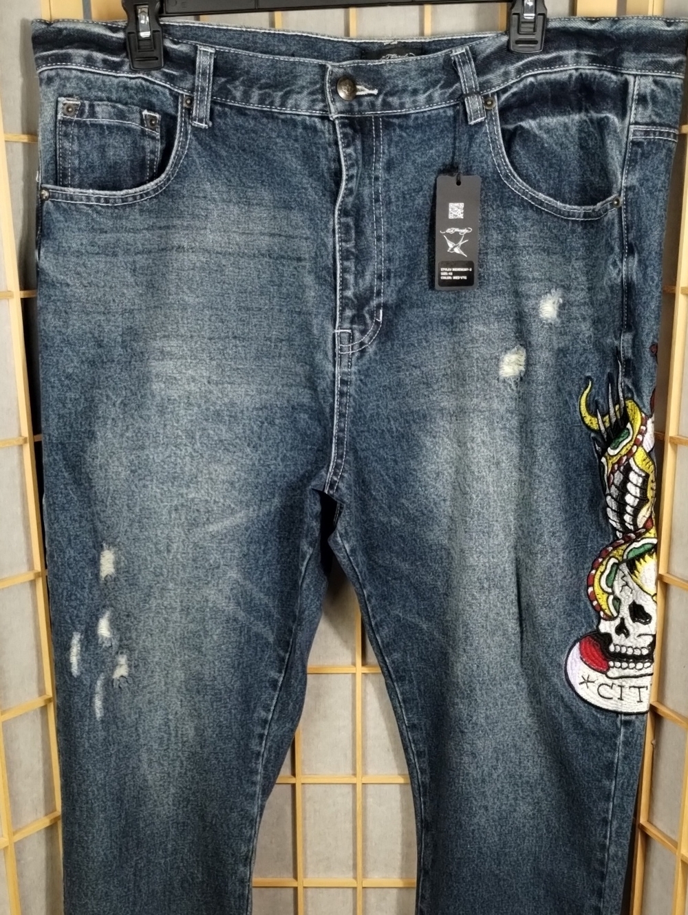 Ed Hardy Embroidered Skull Eagle & Snake New York City Jeans Size 42 NWT - Picture 3 of 15